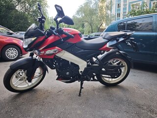 2021 Bajaj Pulsar NS 200, красный, 200000 рублей, вид 4