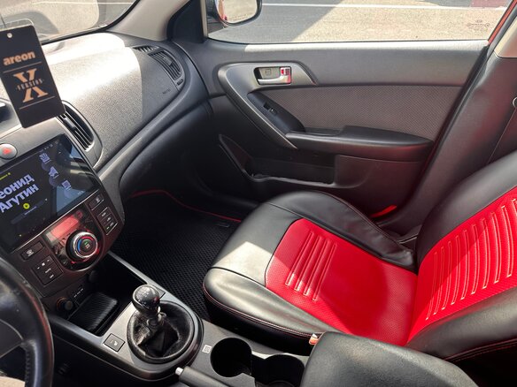 2010 Kia Cerato 5-speed II, красный, 830000 рублей - вид 7