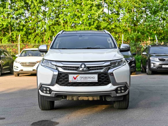 2020 Mitsubishi Pajero Sport III, белый - вид 2