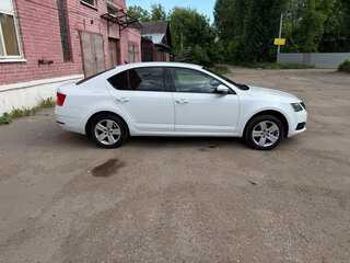 2018 Skoda Octavia III (A7) Рестайлинг, белый, 1450000 рублей, вид 4