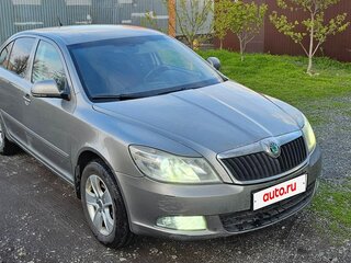 2010 Skoda Octavia DSG7 II (A5) Рестайлинг, серый, 609000 рублей, вид 3