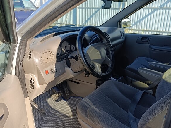 2001 Dodge Caravan IV, серебристый, 430000 рублей - вид 6