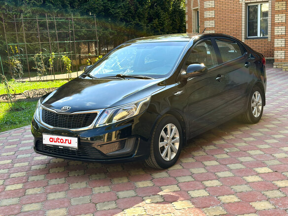2013 Kia Rio III, чёрный, 700000 рублей