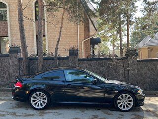 2008 BMW 6 серии 650i II (E63/E64) Рестайлинг, чёрный, 1700000 рублей, вид 3