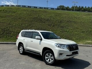 2021 Toyota Land Cruiser Prado 150 Series Рестайлинг 3, белый, 4299000 рублей, вид 2