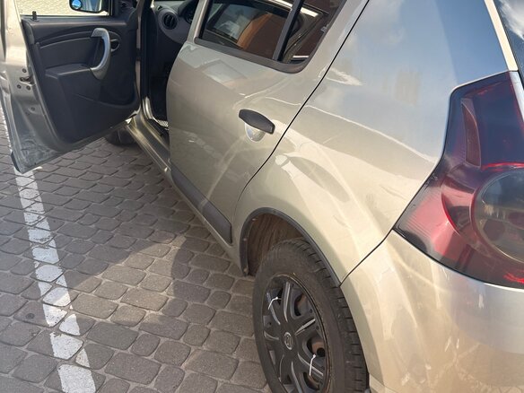 2010 Renault Sandero I, бежевый, 350000 рублей - вид 8