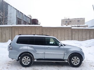 2012 Mitsubishi Pajero IV Рестайлинг 1, серый, 2100000 рублей, вид 3