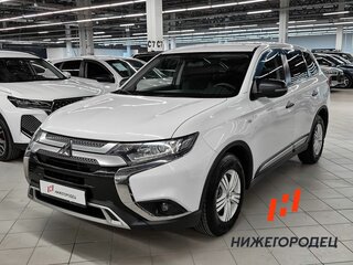 2019 Mitsubishi Outlander III Рестайлинг 3, белый, 1799000 рублей, вид 1