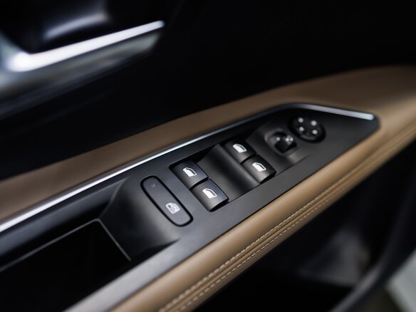 2024 Peugeot 5008 II Рестайлинг, белый, 4534000 рублей - вид 11