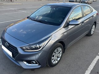 2018 Hyundai Solaris II, серый, 1340000 рублей, вид 2