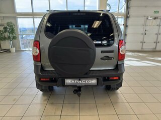 2018 Chevrolet Niva I Рестайлинг, серый, 735000 рублей, вид 4