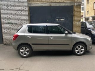 2012 Skoda Fabia II Рестайлинг, бежевый, 720000 рублей, вид 2