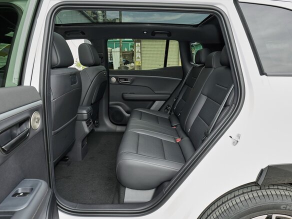 2026 Toyota bZ3X 58.3 kWh, белый, 3286000 рублей - вид 34
