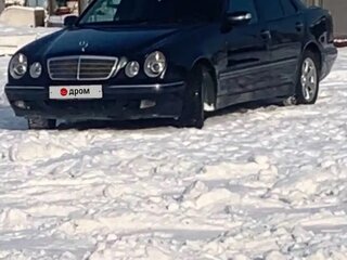 2001 Mercedes-Benz E-Класс 240 II (W210, S210) Рестайлинг, синий, 744000 рублей, вид 3