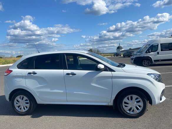 2021 Lada (ВАЗ) XRAY I, белый, 1100000 рублей - вид 2