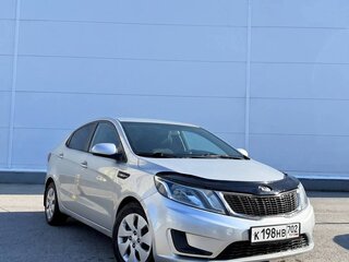2014 Kia Rio III, серебристый, 750000 рублей, вид 2