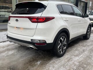 2020 Kia Sportage IV Рестайлинг, белый, 2580000 рублей, вид 5