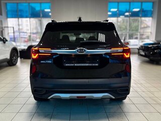 2021 Kia Seltos I, чёрный, 2399000 рублей, вид 4