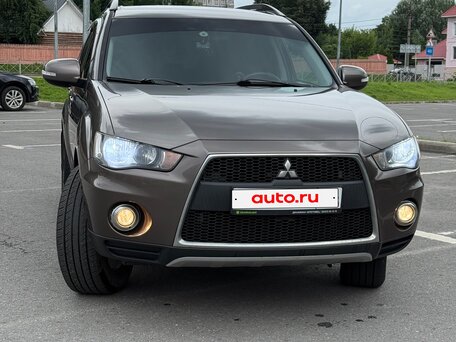 2011 Mitsubishi Outlander II Рестайлинг, коричневый, 1020000 рублей, вид 2