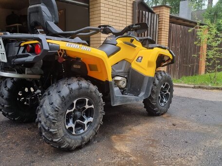 2013 BRP Can-Am Outlander MAX 650, жёлтый, 1125000 рублей, вид 3