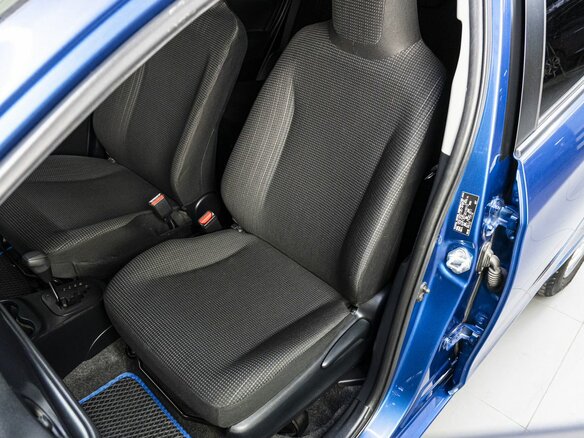 2017 Toyota Vitz III (XP130) Рестайлинг 2, синий, 1239000 рублей - вид 14