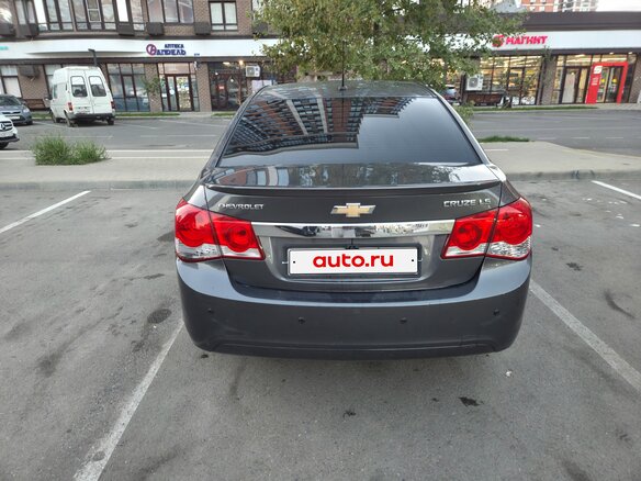 2011 Chevrolet Cruze I, серый, 650000 рублей - вид 2