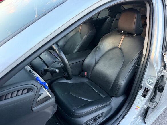 2018 Toyota Camry VIII (XV70), серебристый, 2499000 рублей - вид 22
