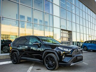 2020 Toyota RAV4 V (XA50), чёрный, 3298000 рублей, вид 1