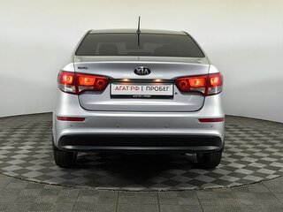 2016 Kia Rio III Рестайлинг, серебристый, 1100000 рублей, вид 5