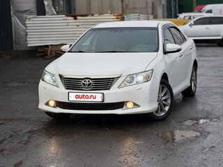 2012 Toyota Camry VII (XV50), белый, 1480000 рублей, вид 1
