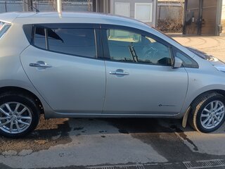 2015 Nissan Leaf 30kWh I (ZE0/AZE0), серый, 1150000 рублей, вид 2
