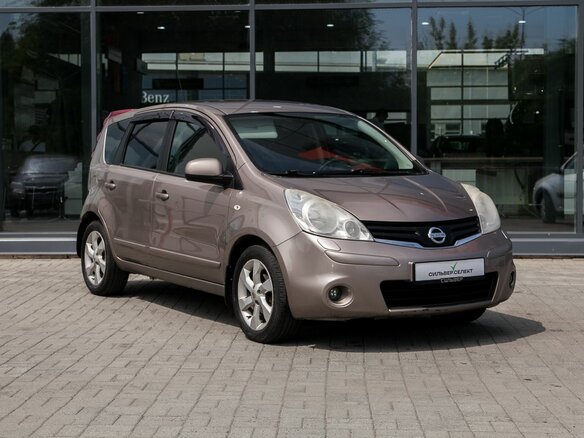 2010 Nissan Note I Рестайлинг, коричневый - вид 4