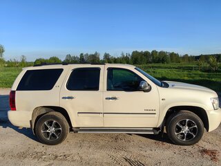 2012 Chevrolet Tahoe 6AT III, белый, 1800000 рублей, вид 4