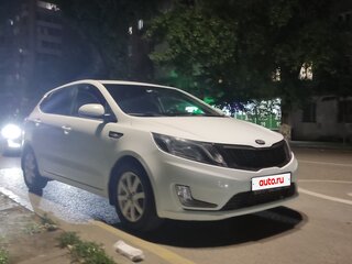 2014 Kia Rio 4-speed III, белый, 930000 рублей, вид 2