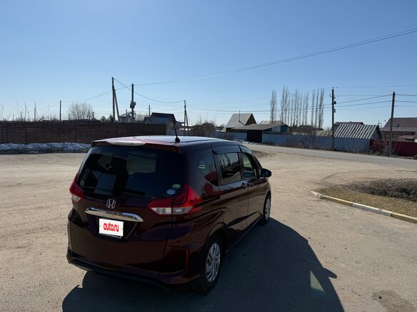 2017 Honda Freed+ II, красный, 1380000 рублей - вид 16