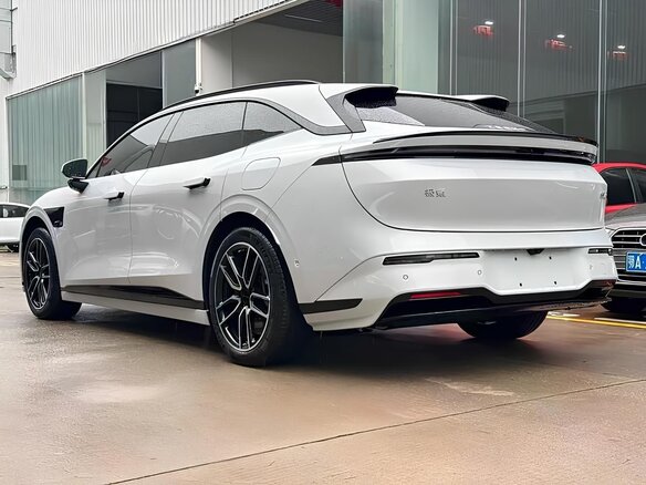 2026 Zeekr 007 GT 103 kWh, белый, 7580000 рублей - вид 3