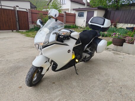 2010 Honda VFR 1200, белый, 820000 рублей, вид 4