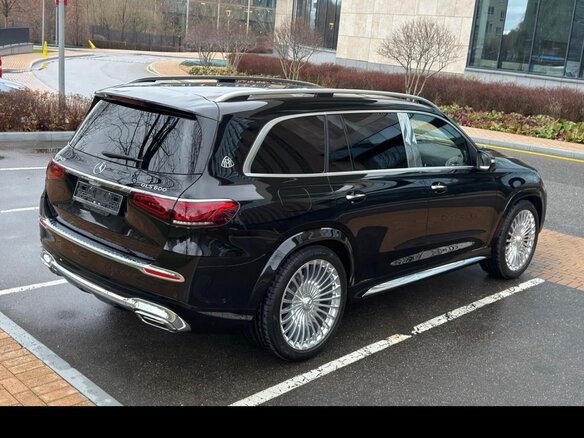 2022 Mercedes-Benz Maybach GLS 600 I, чёрный, 21000000 рублей - вид 5