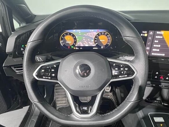 2022 Volkswagen Golf VIII, чёрный, 1970000 рублей - вид 9