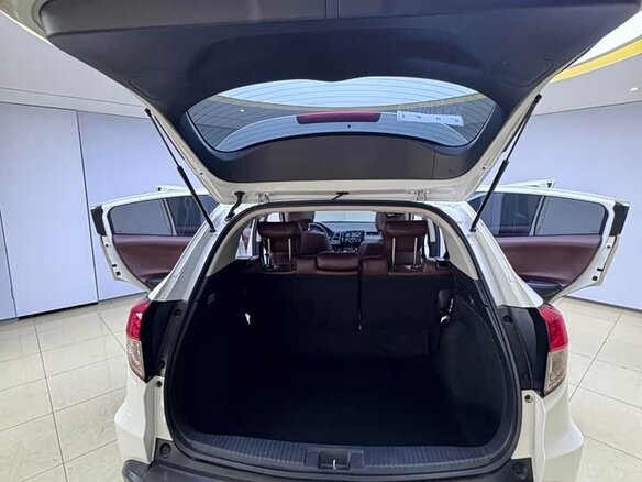 2022 Honda Vezel I Рестайлинг, белый - вид 17