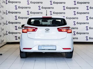 2013 Kia Rio 4-speed III, белый, 1050000 рублей, вид 5