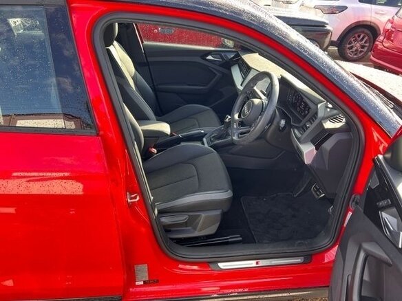 2021 Audi A1 citycarver II (GB), красный, 1563911 рублей - вид 5