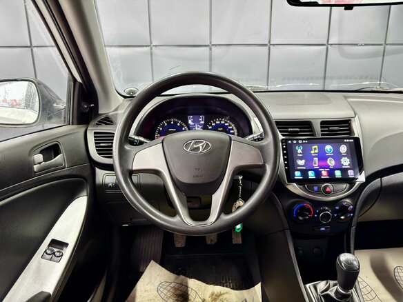 2016 Hyundai Solaris I Рестайлинг, белый, 799000 рублей - вид 17