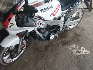 Yamaha FZR400