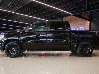 2024 Ram 1500 Crew Cab V Рестайлинг, чёрный, 8999000 рублей, вид 2