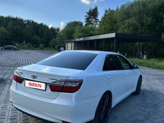 2015 Toyota Camry VII (XV50) Рестайлинг, белый, 2000000 рублей, вид 4