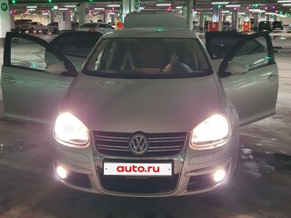 2010 Volkswagen Jetta V, серебристый, 950000 рублей, вид 2