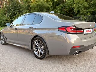 2021 BMW 5 серии 530i xDrive VII (G30/G31/G38) Рестайлинг, серый, 4350000 рублей, вид 4