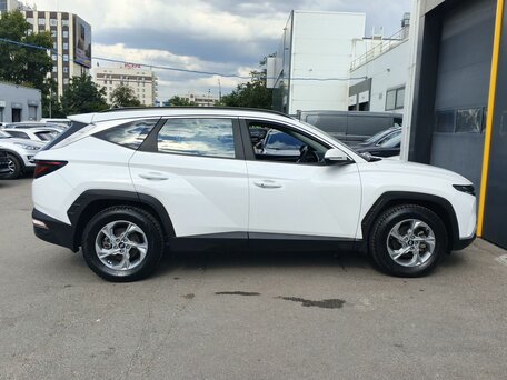 2021 Hyundai Tucson IV, белый, 2680000 рублей, вид 5