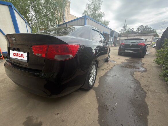 2010 Kia Cerato 5-speed II, чёрный, 750000 рублей - вид 4